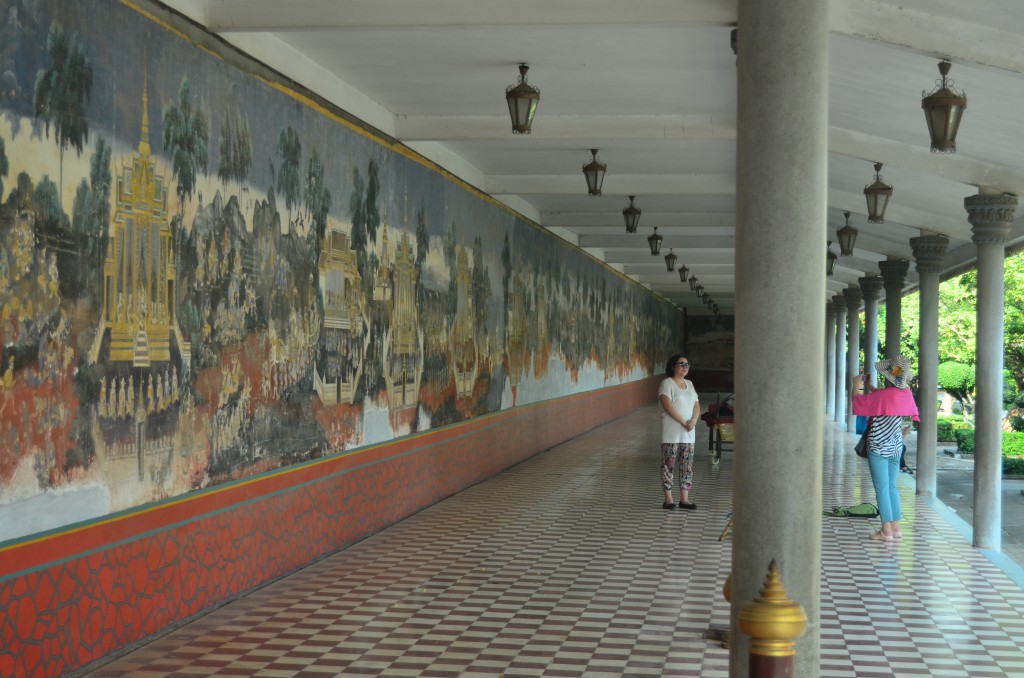 As in Bangkok, there is a mural depicting legends surrounding the Silver Pagoda's grounds.