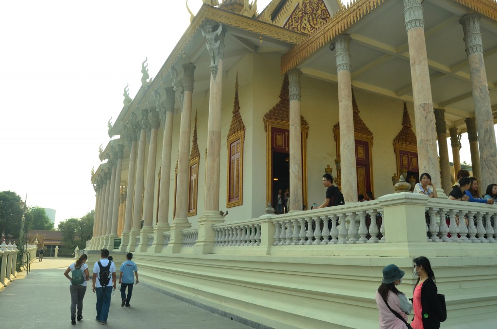 Closer view of the pagoda's main terrace.